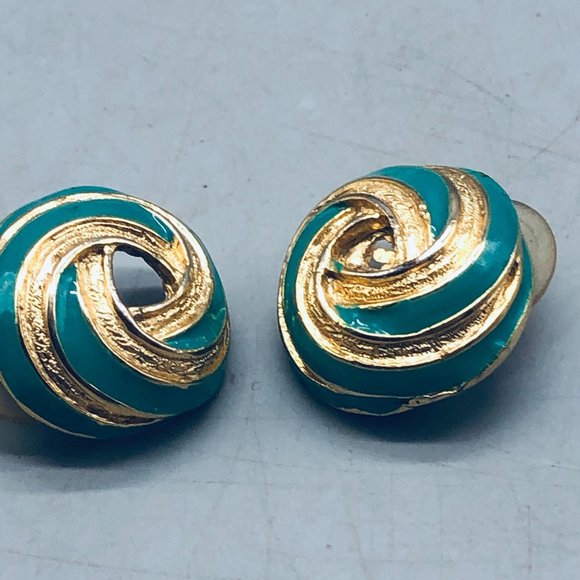 vintage costume earrings green gold swirl circle pierced READ - Picture 10 of 10